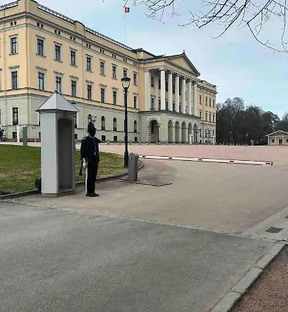 Lovely Private In By Royal Palace At Lägenhet *